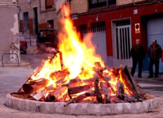 Villena, hoguera San Antón, Toquis Nonis
